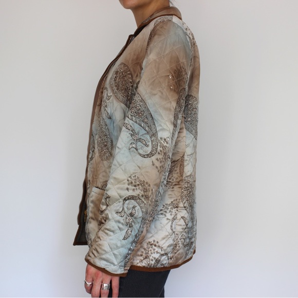 90s Vintage Neutral Quilted Silk Jacket - Picture 5 of 7